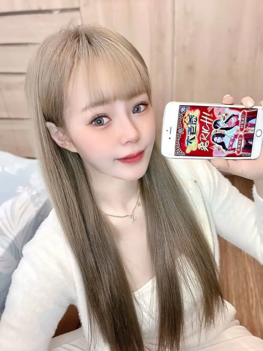 RG富遊美女直播開播啦！
